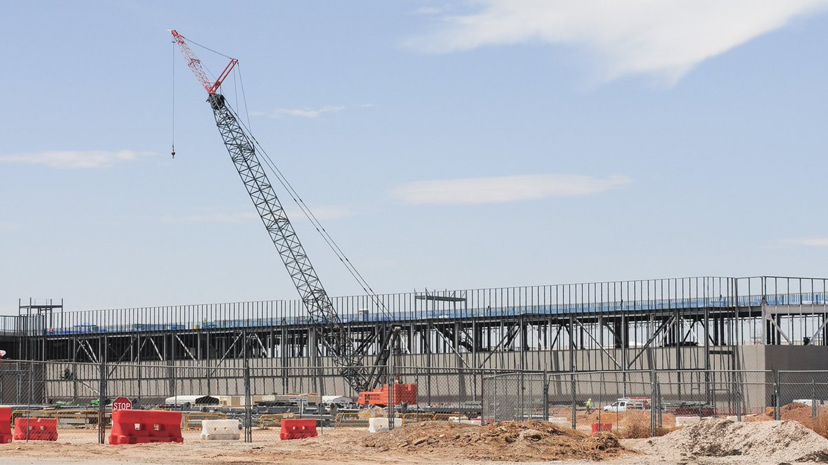 SitetrackerInc's tweet image. Building a data centre? 🏗️ With Sitetracker you bring field &amp;amp; leadership teams together, track inspections + vendor milestones + change-orders in one place — and hand-over on time. Read how we make success predictable - link in comments

#datacenters #constructiontech