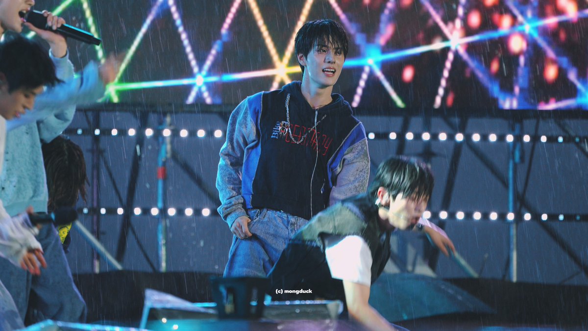 mongduck_zip's tweet image. 250613 Skater

4K full : youtu.be/dc_5NM8UJW0?si…

#싸이커스 #xikers #진식 #JINSIK @xikers_official