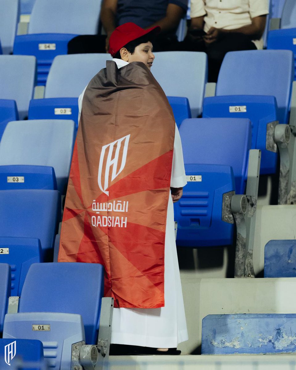 CurvaKnights's tweet photo. الصغـير والكبـير .. الكل قلبـه مع الأحمر 🤩❤️

#القادسية_الحزم | #أغلى_الكؤوس https://t.co/WVRAHjfr2p