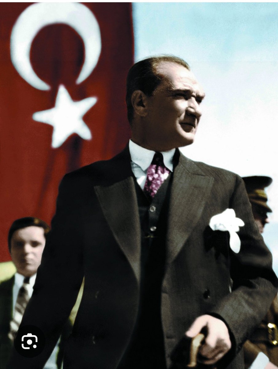 Gazi Mustafa Kemal Atatürk, hakkında ölüm fermanı verilmiş Ken Türkiye Cumhuriyeti'ni kurabilen ulu önderimiz. Baskı ve zulüm de olsa ilkelerinle yol alacak çok vatansever var paşam. 🇹🇷#29Ekim Bayramımız daim olsun. 🇹🇷