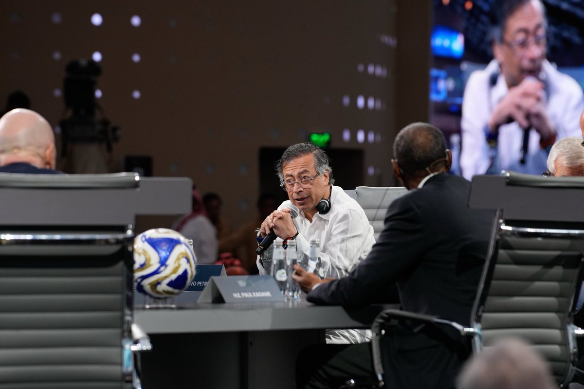 Gustavo Petro tweet media