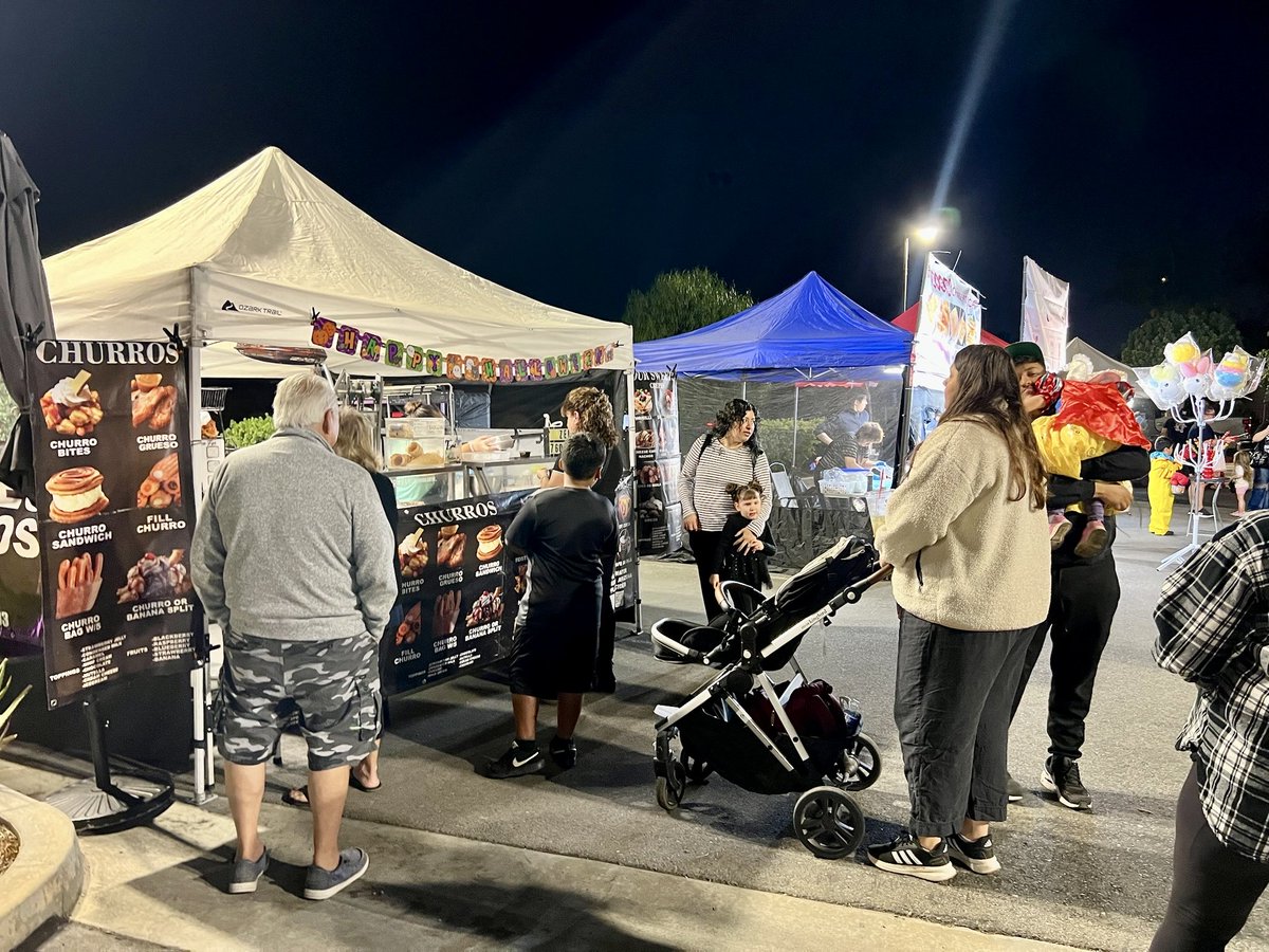 NormaJTorres's tweet photo. #TeamTorres had a great time joining in on the spooky fun at the Eastvale Collective Market! 🎃 Vendors served up delicious food, shared amazing artisan crafts, and handed out candy to all the trick-or-treaters. https://t.co/khL63lVt5e