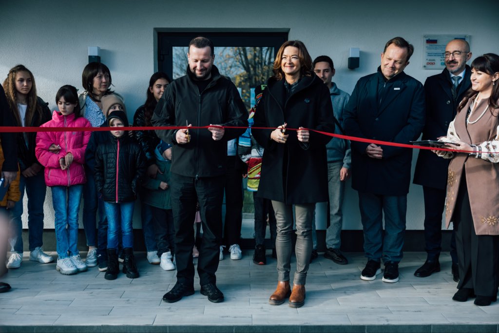 “The opening of the foster home is an expression of solidarity — it means standing together when the world is falling apart and showing that hope is stronger than destruction.” – MFEA <a href="/tfajon/">Tanja Fajon</a>.

🇸🇮 will continue to stand by 🇺🇦 — not just in words, but in deeds.

By the end of