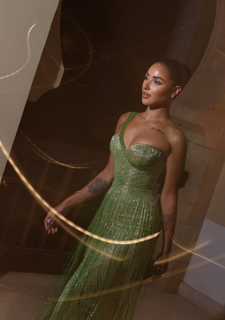 la femme dans l’art. tweet media