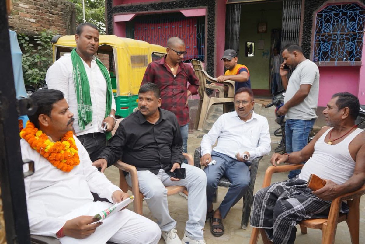 बोचहां विधानसभा क्षेत्र अंतर्गत अपने पंचायत  शेखपुर में आशीर्वाद यात्रा के दौरान माननीय बोचहां विधायक भाई अमर पासवान जी को विभिन्न जगहों पर जनसंपर्क कार्यक्रम करवाने के साथ पंचायत के मतदाता मालिकों से आशीर्वाद दिलाने का काम किया गया।
#जय_अमर_तय_अमर
#AmarPaswan
#शेखपुर_पंचायत