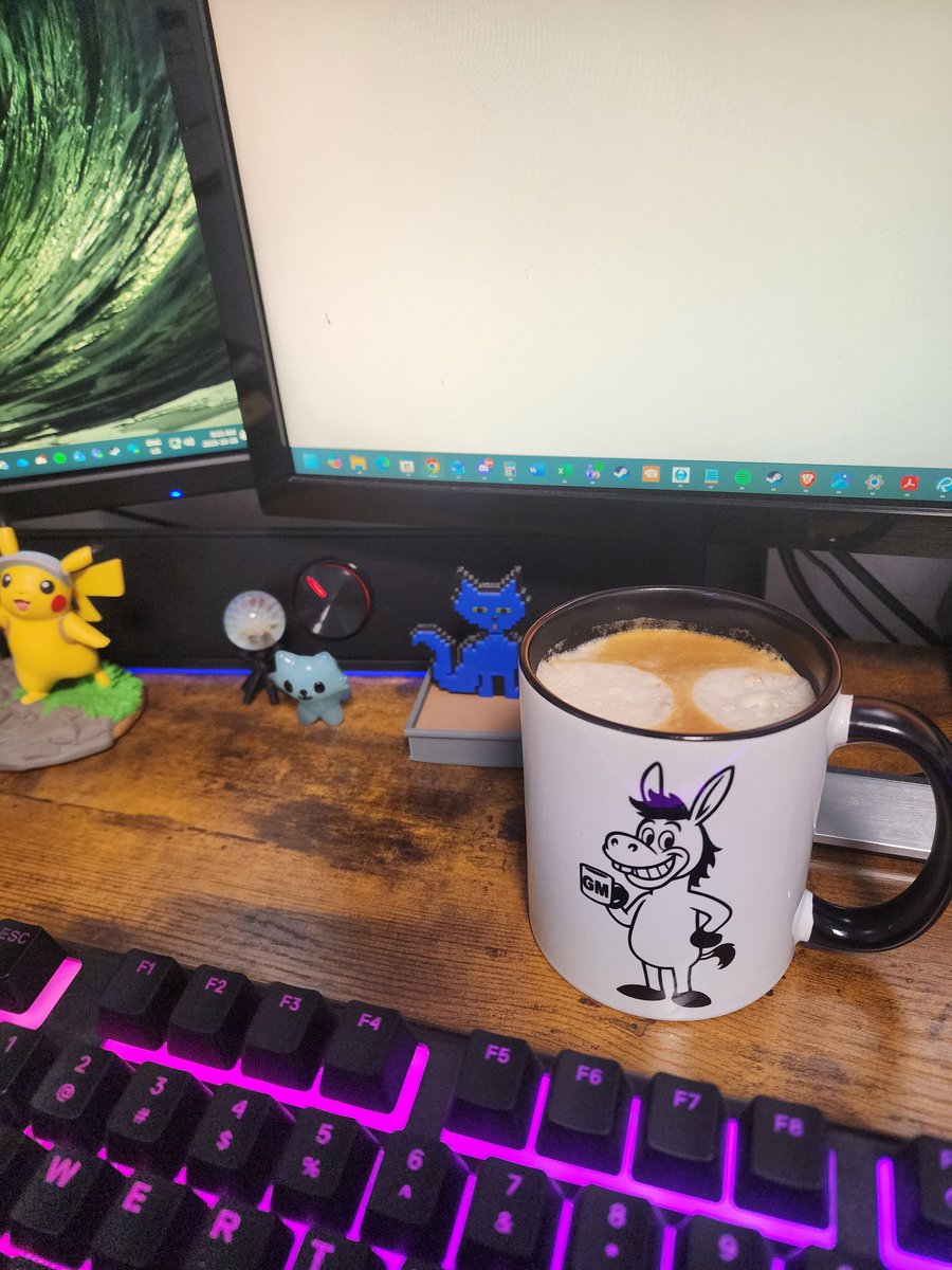 Shaelstrom's tweet image. When the @Donkey_DAO Mega Elite Airdrop hits 🤤

Thanks @Its_Ha_Dost !!! Also just received my Donkey DAO Coffee mug! GM from my desk!

#Algofam
$ALGO
$DDAO