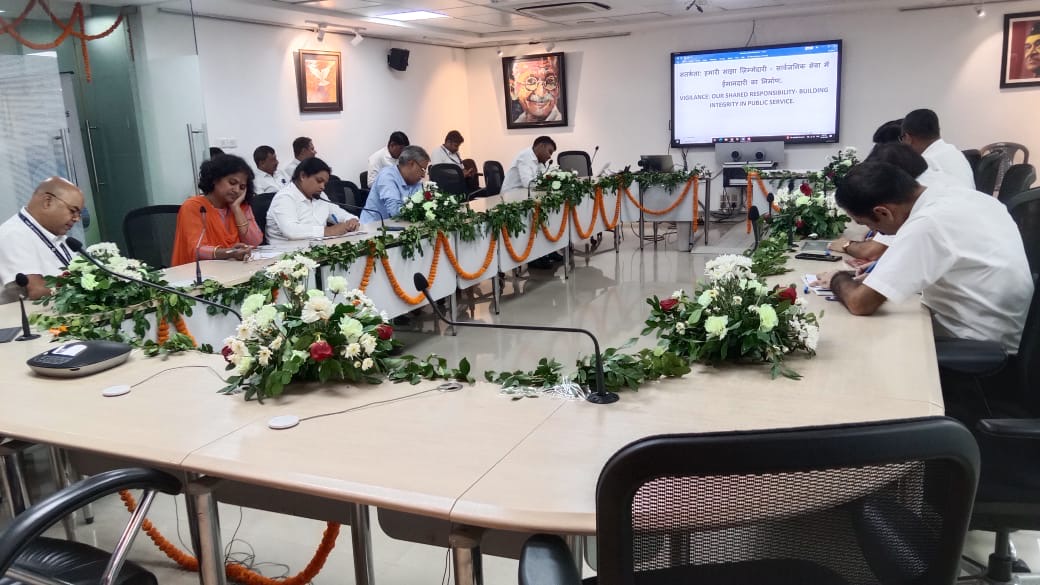 aairedner's tweet image. #IntegrityAtWork #VAW2025 AAI warriors participated enthusiastically in Essay Competition on &quot;Vigilance our shared Responsibility-Building Integrity in Public Service” and unleashed their pen to reinforce our commitment to honesty &amp;amp; transparency in workplace! @CVCIndia @MoCA_GoI