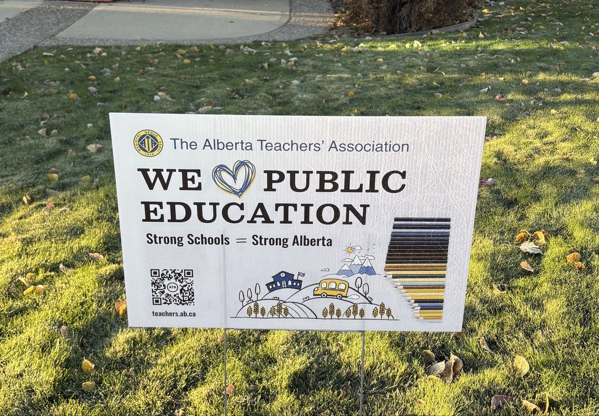 Tuesday morning walk. #sharethetrailmh #autumninalberta #RedforEd #stoptheexcuses #WeAreATA #MedHat #southsaskatchewanriver