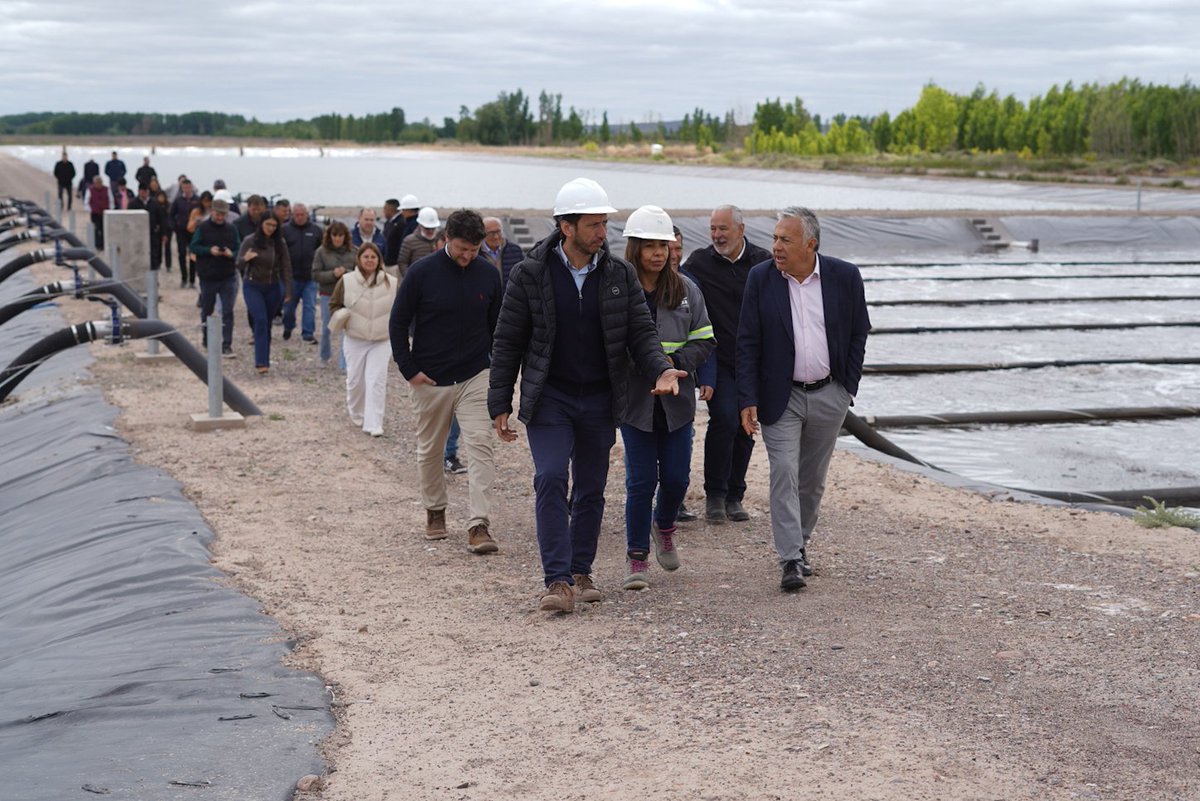Inversión histórica en agua y saneamiento. Cuidado del ambiente. Recupero del agua tratada.
En 2016 llevábamos más de 30 años sin inversiones en agua y saneamiento. Cuando asumí en 2017 en Servicios Públicos <a href="/MendozaGobierno/">Mendoza Gobierno</a>, la “no” planta cloacal de San Carlos trataba solo 6