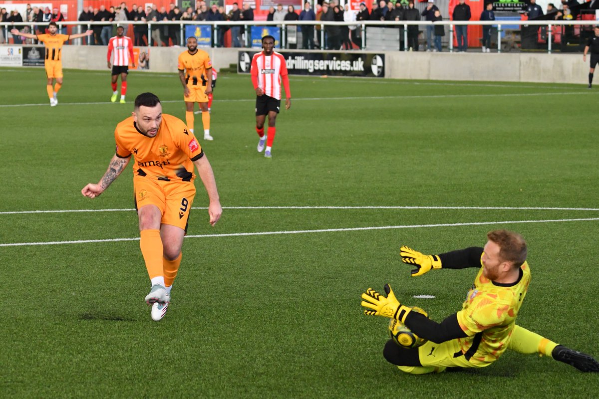 Stuart Gibson tweet media