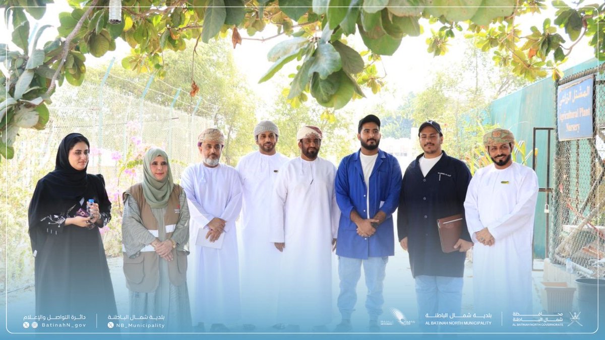 NB_Municipality's tweet photo. نظمت #بلدية_شمال_الباطنة صباح اليوم زيارة إلى الكلية المهنية بصحم، تزامنًا مع الاحتفاء بـ #يوم_الزراعة_العماني، وذلك للتعريف بمبادرة "شمال الباطنة الخضراء" التي تهدف إلى زراعة 100 ألف شتلة سنويًا بمختلف ولايات المحافظة، ضمن جهود تعزيز الوعي البيئي ومشاركة المجتمع في حماية البيئة. https://t.co/QCnVsPrBAc