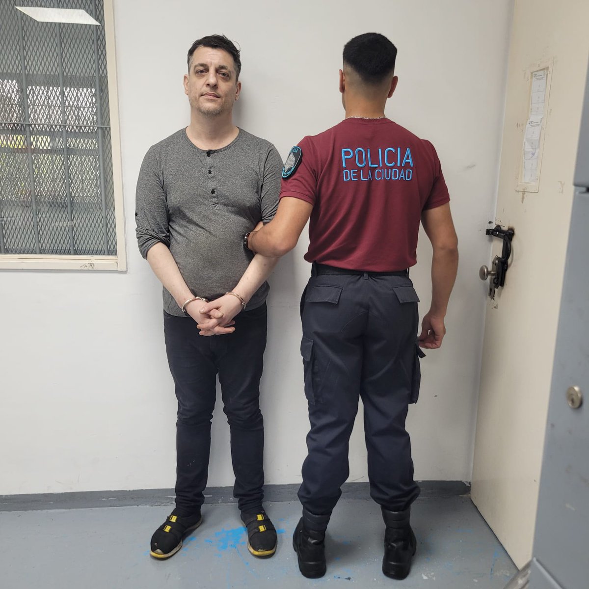 PolicialesON's tweet image. 🚨EL EXNOVIO DE LOURDES DE BANDANA SEGUIRÁ DETENIDO 

📍El juez Diego Slupsky dispuso que Leandro García Gómez, expareja de la cantante, continúe detenido. Para el juez es "inviable" la excarcelación. #Lourdes #bandana #ViolenciaDeGénero