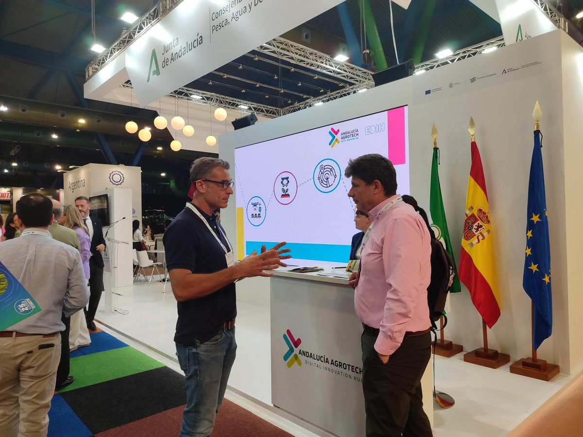 CTAndaluciaENG's tweet image. 🚜 The future of agriculture is digital.
This week, our #EUproject @DIHAndAgrotech  is present at Expo Agritech 📍 in Málaga — the fair for Field 4.0 🌱

🟡Our innovation consultants Clara Fernández &amp;amp; Joaquín Rus are engaging with entrepreneurs and showcasing our innovation…