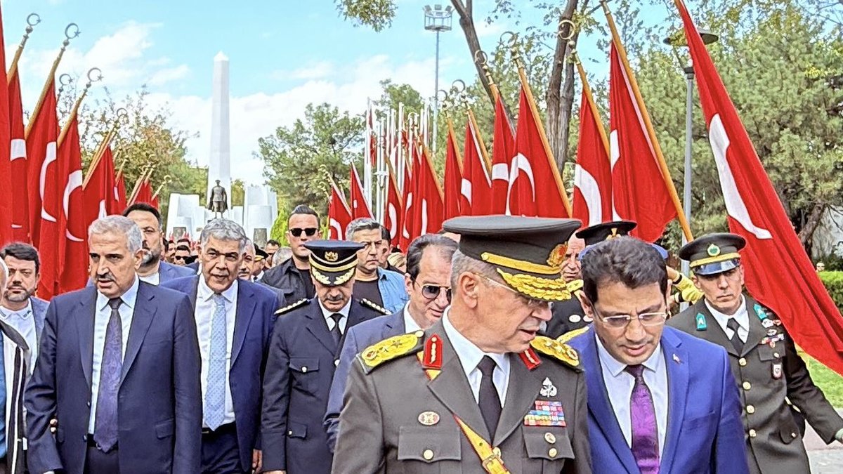 omer_iler's tweet photo. 29 Ekim Cumhuriyet Bayramı’nın 102. yıl dönümü dolayısıyla Valimiz Sayın Murat Zorluoğlu ile Anıtpark’ta düzenlenen resmî törene katıldık. 

Bu vesileyle, Cumhuriyetimizin kurucusu Gazi Mustafa Kemal Atatürk başta olmak üzere tüm kahraman şehitlerimizi rahmetle yâd ediyorum.
@vali_zorluoglu @dbakirvalilik 
#29Ekim