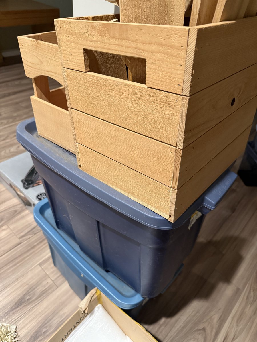 randymilanovic's tweet image. My brother made DIY box kits. He’s a retired logger who can’t work any more. If you’re interested in a DIY box kit (2 plans $30 each), please DM me. I have 12 kits. #boxkit