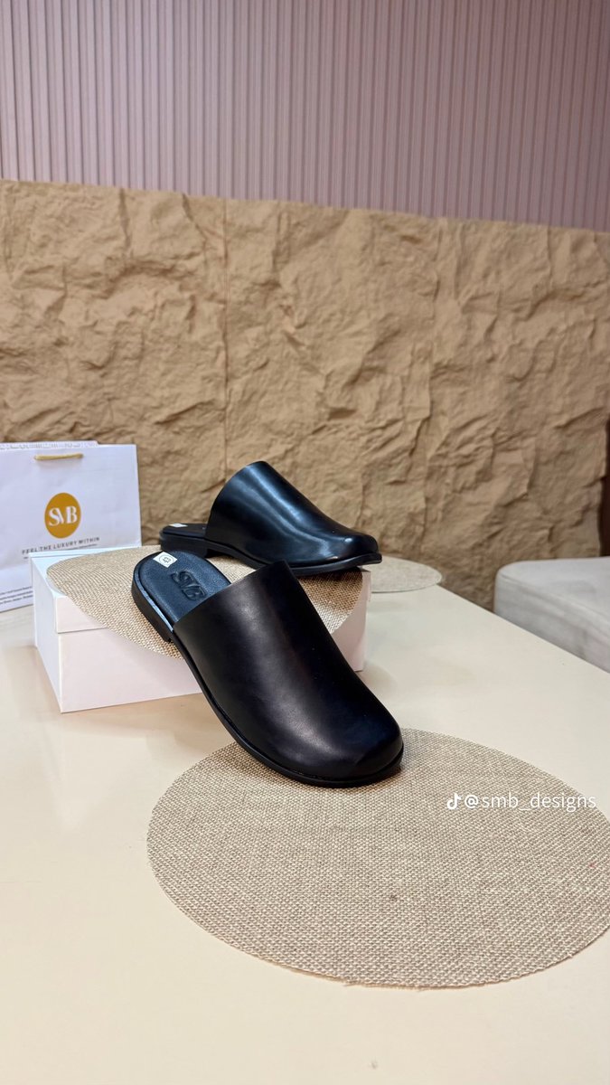 Beautiful mules by SMB designs 😍

🏷N25,000 only