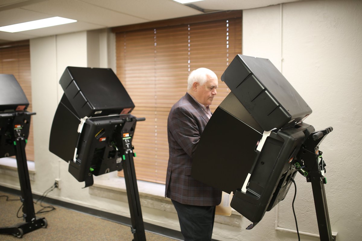 Ron Estes tweet media