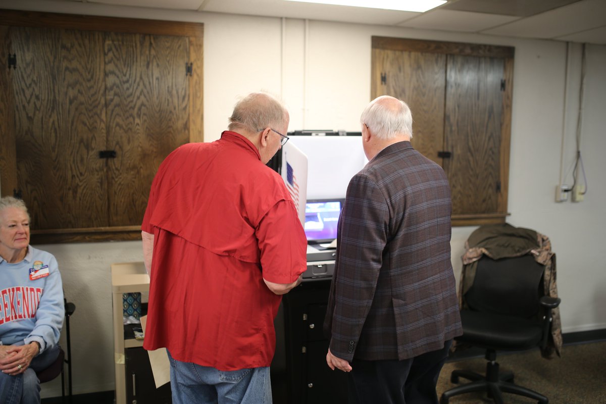 Ron Estes tweet media