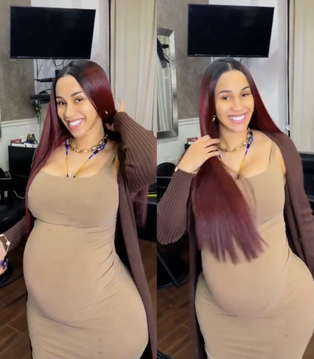 Cardi B looks stunning in her Halloween Costume ! 

- Do you think that she has the best Halloween costume this year