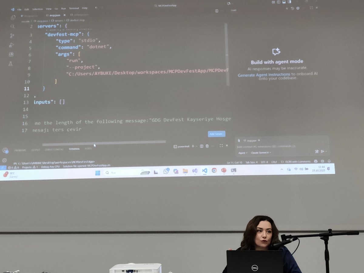 yazilimcikisi's tweet image. Geçen hafta sonu @kayserigdg  ve ERÜ Yazılım Teknolojileri kulübünün düzenlediği DevFest25 Kayseri&apos;de MCP Protokolü üzerine bir sunum gerçekleştirdim 🎉💙
