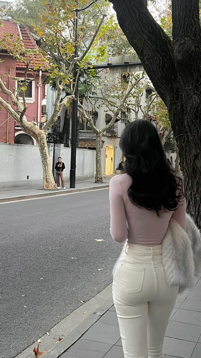 ff6_js's tweet image. 🌄 Lost in the calm of the countryside.