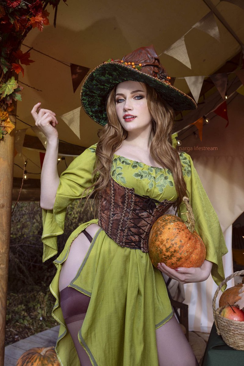 NargaLifestream's tweet photo. Trick or treat 🎃 https://t.co/rSfmMCfi0S