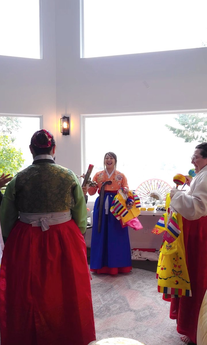 Mudang Mi tweet media