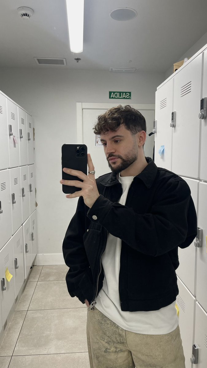 victor tweet media