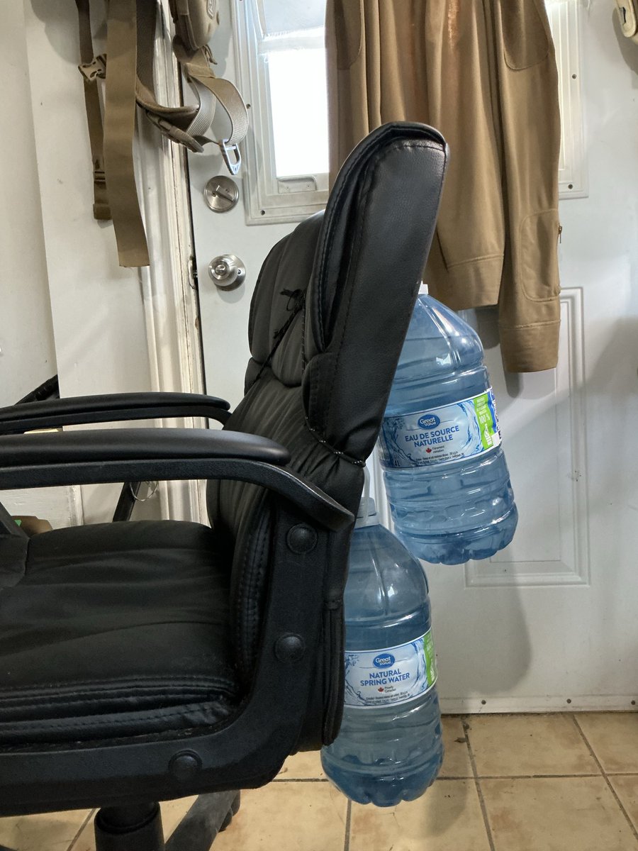 When you’re to light for the spring in your chair, problem solved. 😝🤟