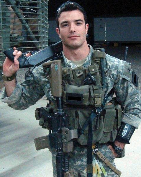Please help me honor US Army Ranger SGT Roberto D. Sanchez, 24. KIA in Kandahar, Afghanistan on Oct. 1, 2009. Rest easy Hero 🇺🇸