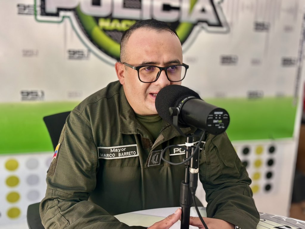PoliciaGuainia's tweet image. #OnAir 🎤 se realizó programa de cuéntale al Comandante en la Emisora Radio Policía Inírida 95.1 FM, en el programa #CuentaleAlComandante, dando un balance de las actividades operativas y preventivas del Departamento.  #SeguridadEnElTerritorio