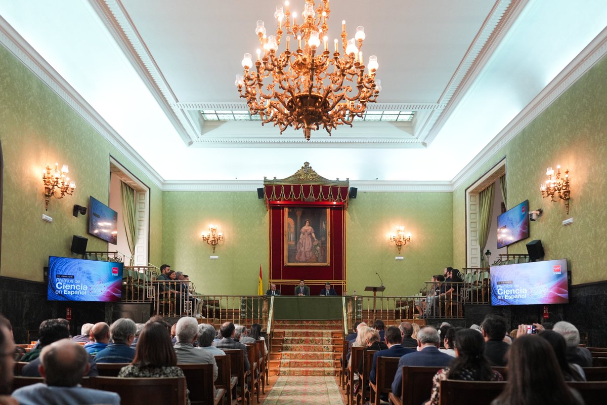 🔬 La Comunidad de Madrid reconoce la labor de los divulgadores de la investigación con los III Premios de Ciencia en Español.

🎖️ Se entregan en las categorías de mejor obra traducida, divulgaciones, trayectorias e iniciativa de comunicación.

+Info: c.madrid/p7gvj