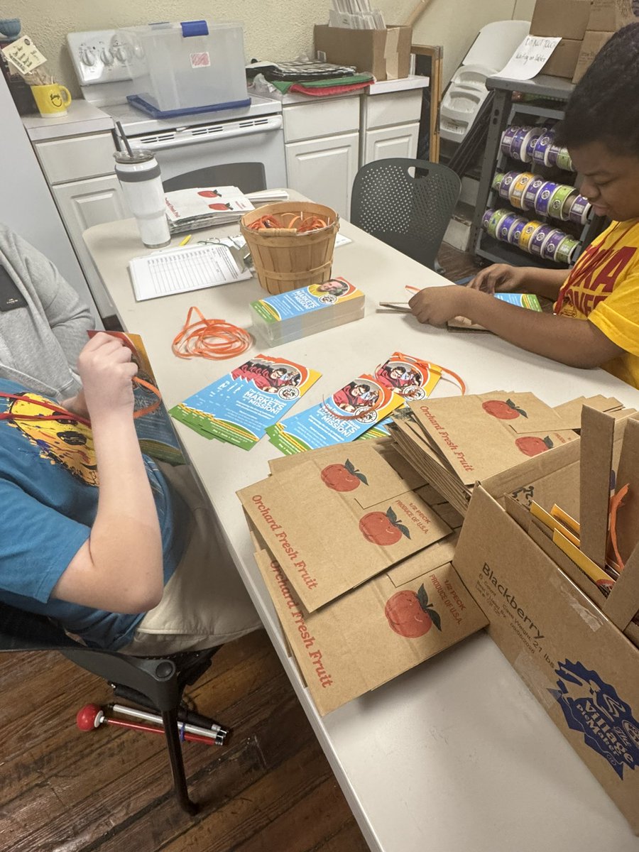 heatherlk26's tweet image. Spending this rainy day inside working hard @TheFarmersHouse!! 🧑‍🌾🥰👩🏻‍🌾 #FUNctionalSkills #TonkaGRIT @TonkaNation