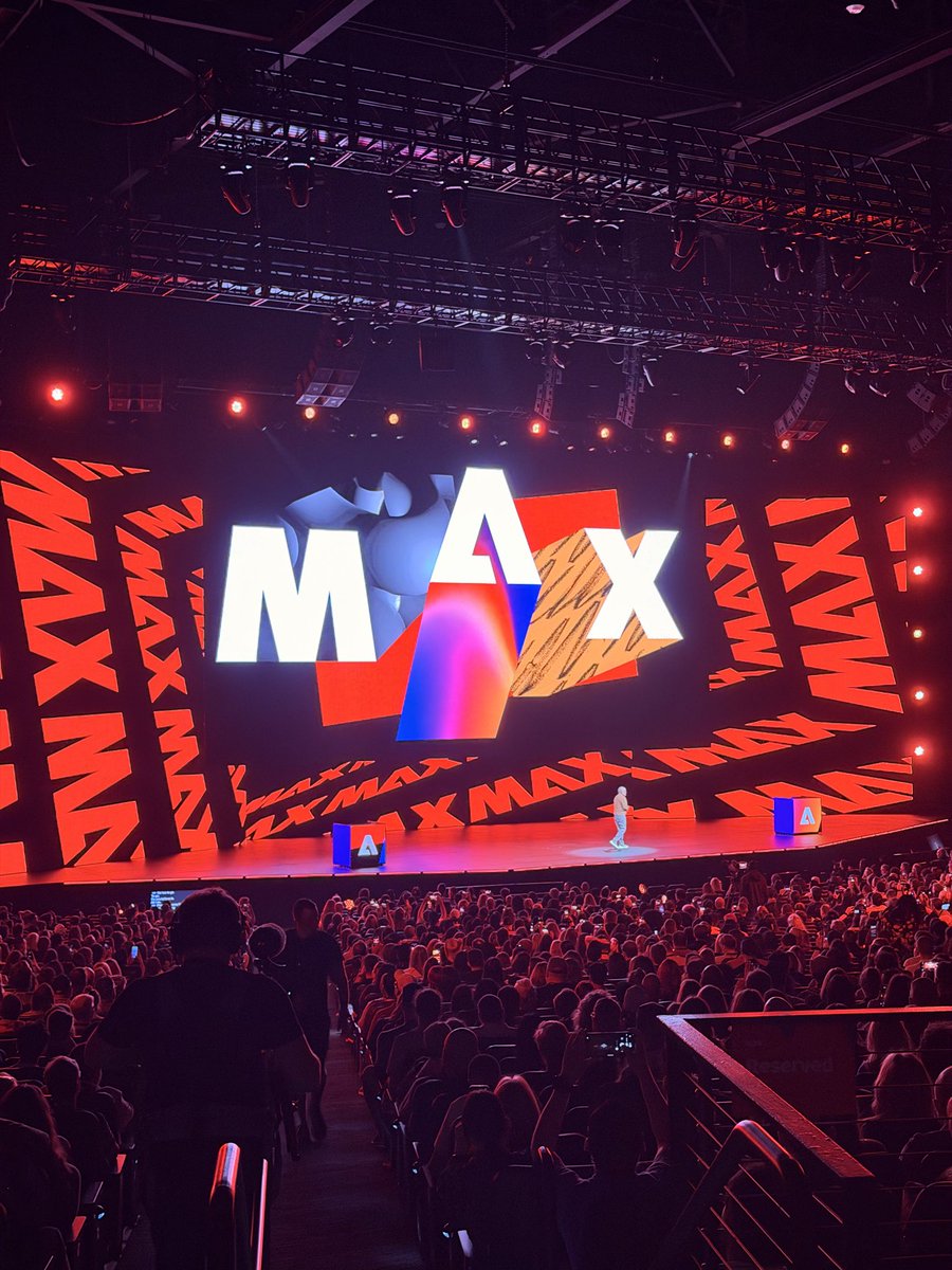 NemPerez's tweet image. Day 1 #ADOBEMAX
