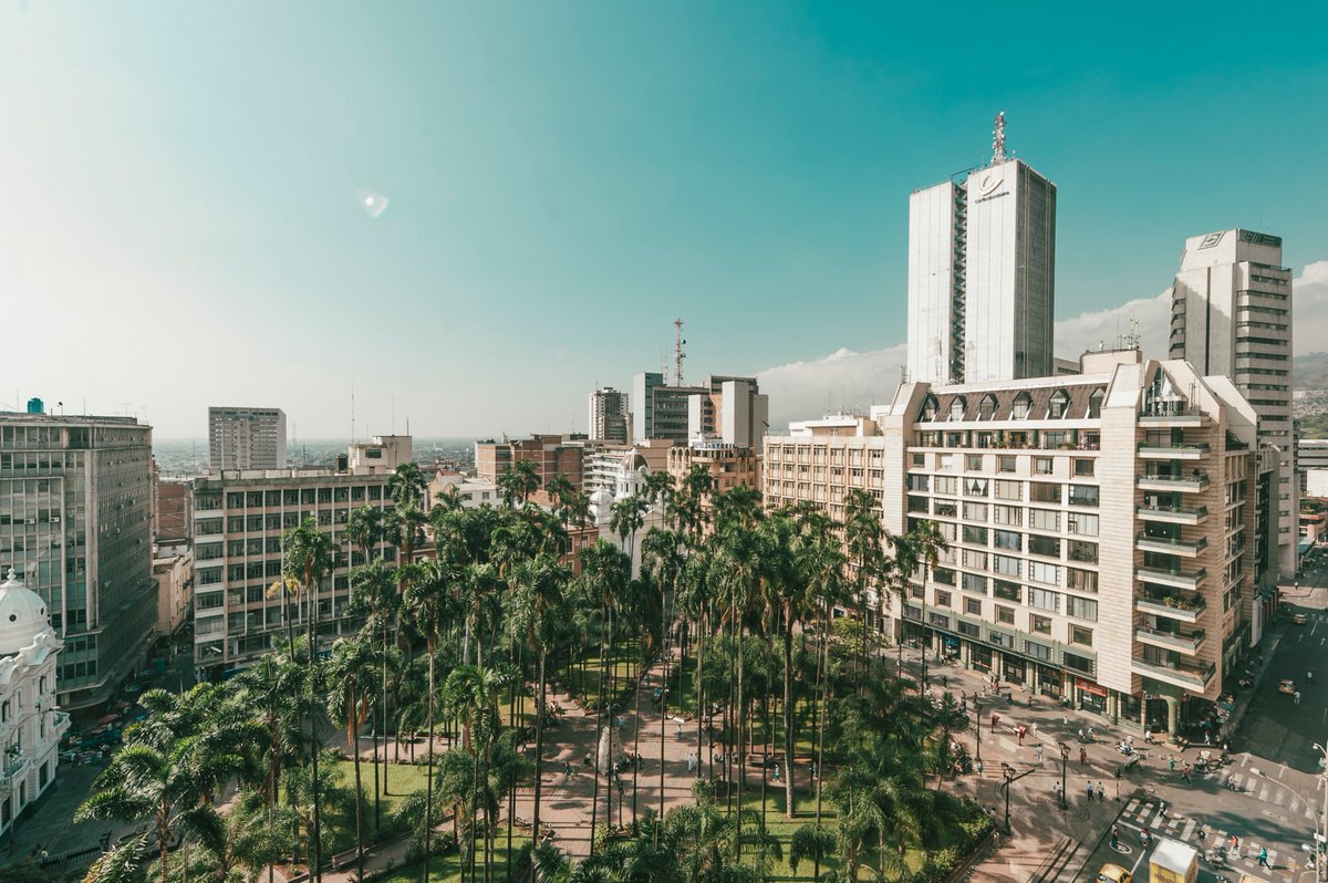 FNDCol's tweet image. ¡Llegamos al Valle del Cauca! Durante tres días, la Sucursal del Cielo será escenario del #EncuentroAnticontrabando, un espacio dedicado a fortalecer la lucha #TodosContraElContrabando, y del Encuentro Nacional de Gobernadores y Alcaldes por la Unidad Territorial y la Seguridad…