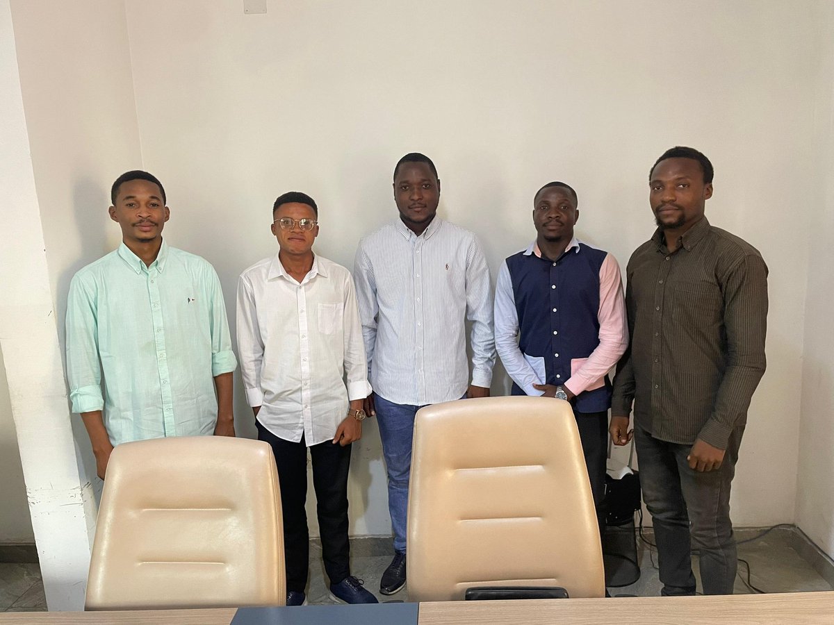 idealJ20's tweet photo. En marge du programme "PAS D'ÉCOLE SANS BIBLIOTHÈQUE", une rencontre enrichissante et florissante a été tenue, ce mardi 28 octobre 2025, entre Idéal J et deux organisations, kinduku ForEver et ONG Give a smile dans le cadre de collaborer pour la mise en œuvre dudit projet. https://t.co/JGnKPvWL4B