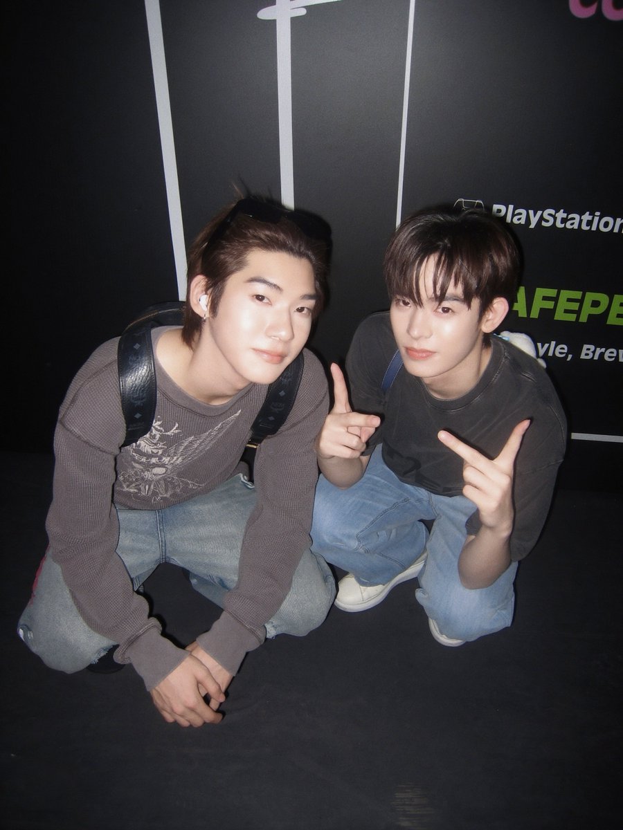 ด้วงกับเธอ Duang With You Series 🎸🎧

Q21 เลิกกองง ~ 💕 วันนี้ขอมาลงปิดคิวให้คุณมัมทุกคนหายคิดถึงกันนะคะ 🥺 การถ่ายทำวันนี้เป็นไปอย่างเต็มที่! ไม่มีใครดื้อ ไม่มีใครซน 😆 ลูก ๆ ของคุณมัมตั้งใจถ่ายทำกันมาก ๆ ฝากรอดูด้วงกับเธอด้วยนะคะ 🫶🏻✨

Duang With You Q21
#ด้วงQ21แล้วนะเธอ