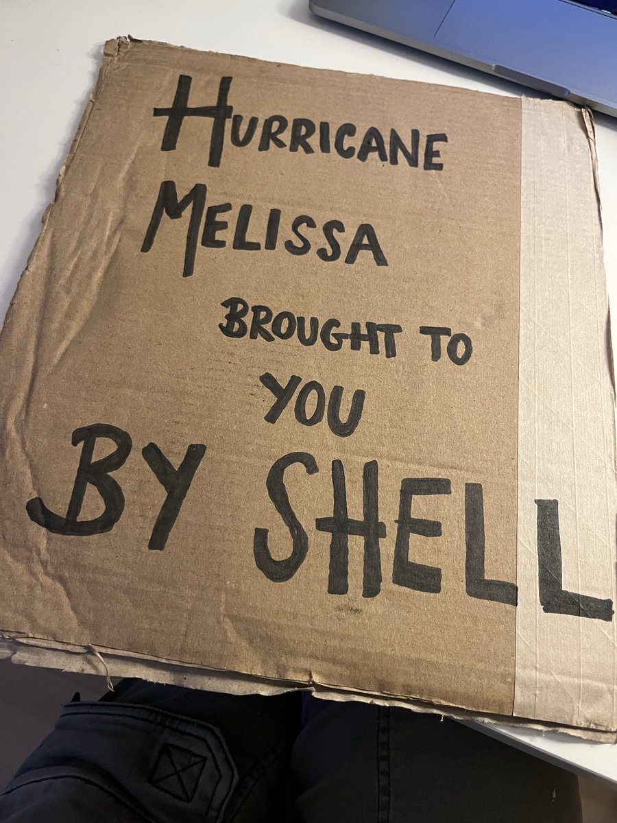 fossilfreeLDN's tweet image. Hurricane Melissa will hit land and upend lives in a matter of hours.

This horror show and so many like it are being caused right now by sHell.

That’s why tomorrow we’re holding them ACCOUNTABLE

Join our peaceful protest outside their London HQ tomorrow, 7:30am, wear all black