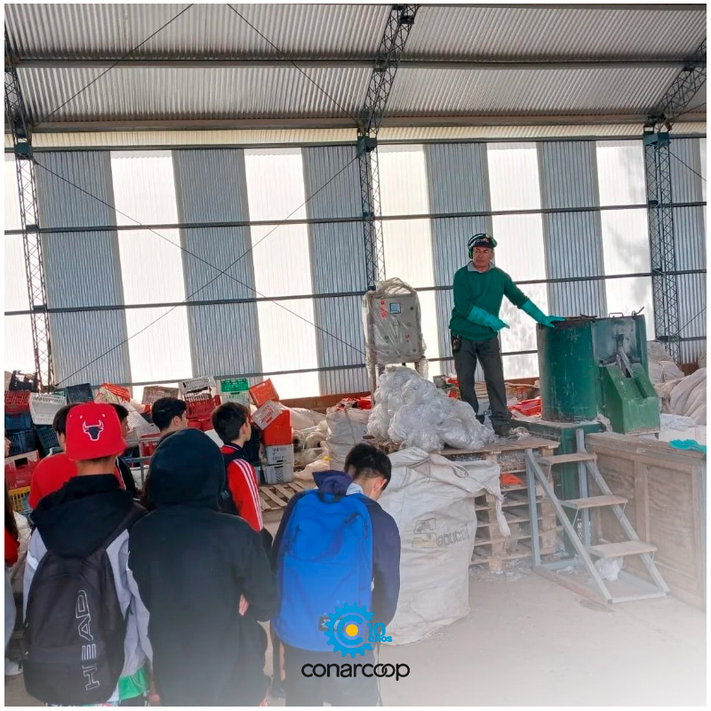 conarcoop's tweet image. La cooperación se construye sobre la base de la confianza mutua.🙌
Cumplir los compromisos, acompañar al otro y sostener la palabra son los pilares de nuestro modo de trabajar.

🤲 En la confianza, florece la cooperación.

#Conarcoop #SomosCooperativas #RedCooperativa