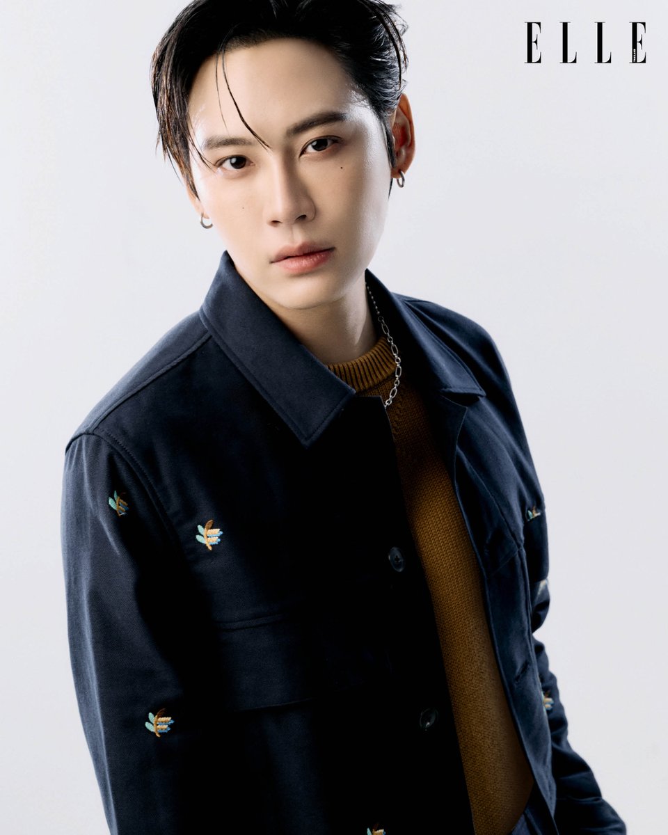 ELLEThailand's tweet image. &quot;ในซีรี่ส์อาจจะเห็นรามิลเป็นคนเข้มๆ มีบ๊องๆ บ้าง แต่ตัวบุ๋นเองเป็นคนที่แฟนคลับจะชอบเรียกว่า ‘แปลก’ เขาชอบพูดกันว่า เข้ามาเพราะความหล่อ อยู่ต่อเพราความแปลก (หัวเราะ)&quot; แอลชวนบุ๋น นพณัฐ @bb0un มาพูดคุยพร้อมถ่ายแฟชั่นเซ็ตสุดเท่!

#ELLEThailand 
#ELLECrushxBounPrem
#BounPrem #bb0un