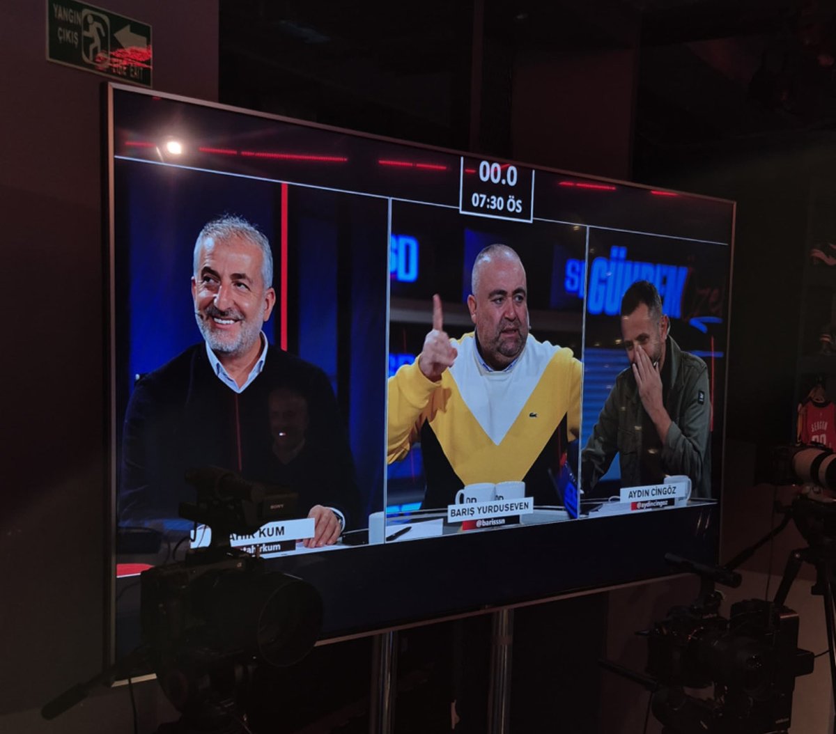 barisssn's tweet photo. Bahis skandalı açıklandı…
Baskın yayınla birazdan karşınızdayız…
#sportsdigitale https://t.co/RLB39KwyWz