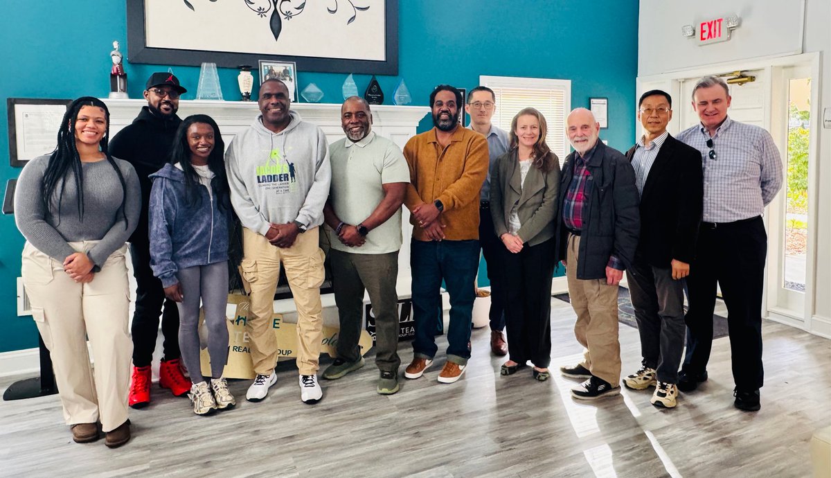 _JacobsLadder's tweet image. Power session with our University of Maryland PROGRESS Team discussing innovative ways to build additional partnerships that reduce gun violence and create safer communities across PG County, MD.

Collaboration is the key to change. 💪🏽 

#CommunityImpact #PartnershipsForChange