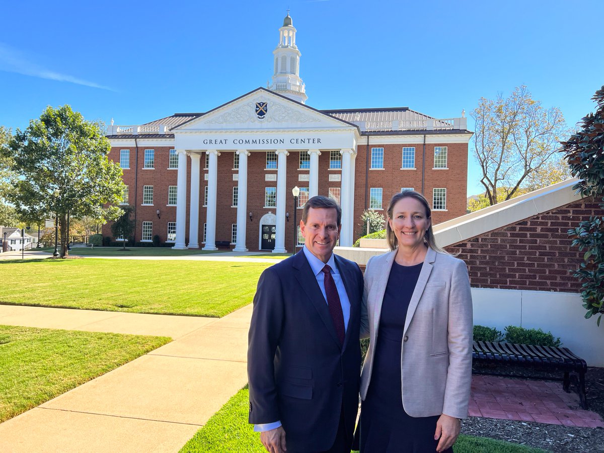 ETBU's tweet photo. It was a joy to welcome @ICUTedu President Elizabeth Puthoff to The Hill last week! We’re thankful for her leadership and advocacy for independent nonprofit colleges and universities across Texas. https://t.co/1bEesAHfoD