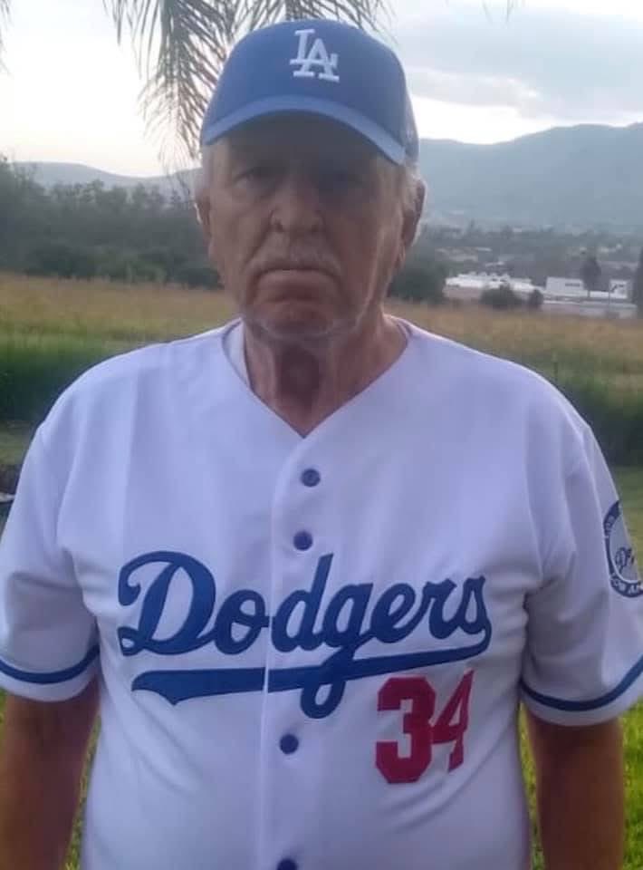 Feliz cumpleaños Papá, un abrazo y un beso hasta el cielo por esos 90 años.
Anoche ganaron tus <a href="/Dodgers/">Los Angeles Dodgers</a>, en esas casi 7 horas estuve pensando en ti, y en cada cierre de entrada, repitiendo tus palabras “Ya por favor” 
Te extraño mucho