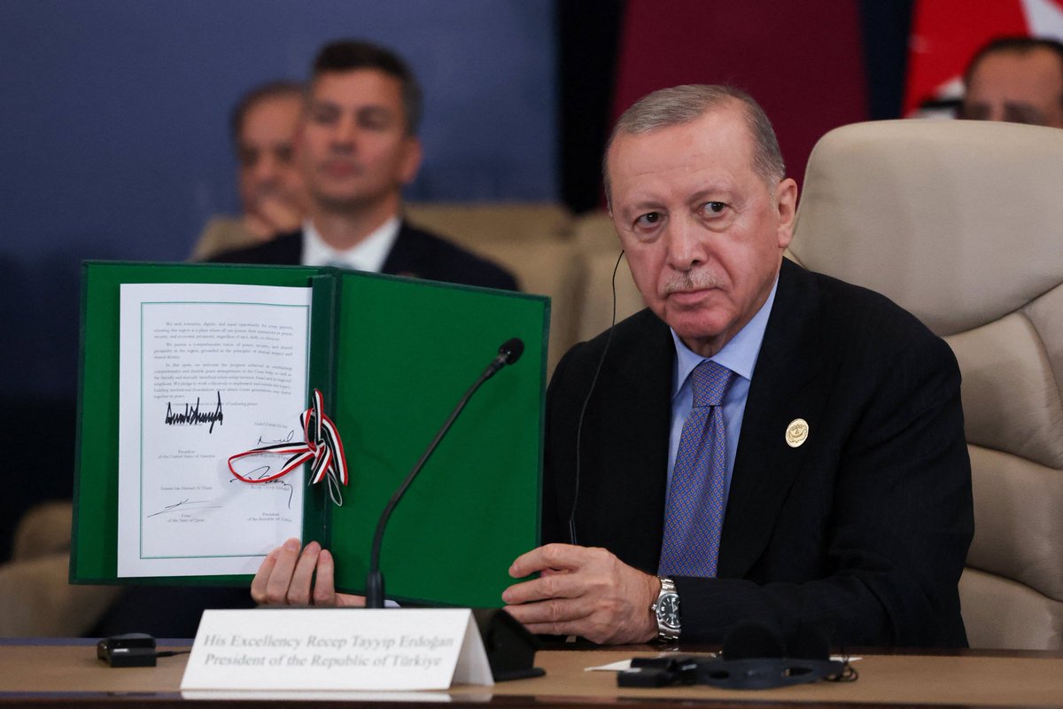 siracettindilek's tweet image. #SONDAKİKA 
#Gazze kasabı mücrim Netanyahu, “Hamas ateşkesi bozdu” iddiasıyla
Gazze’ye yönelik şiddetli saldırılar düzenlenmesi emrini verdi.@RTErdogan
Orda mısınız?
 #ThePalestinianBloodLake Garantör #gramaltın