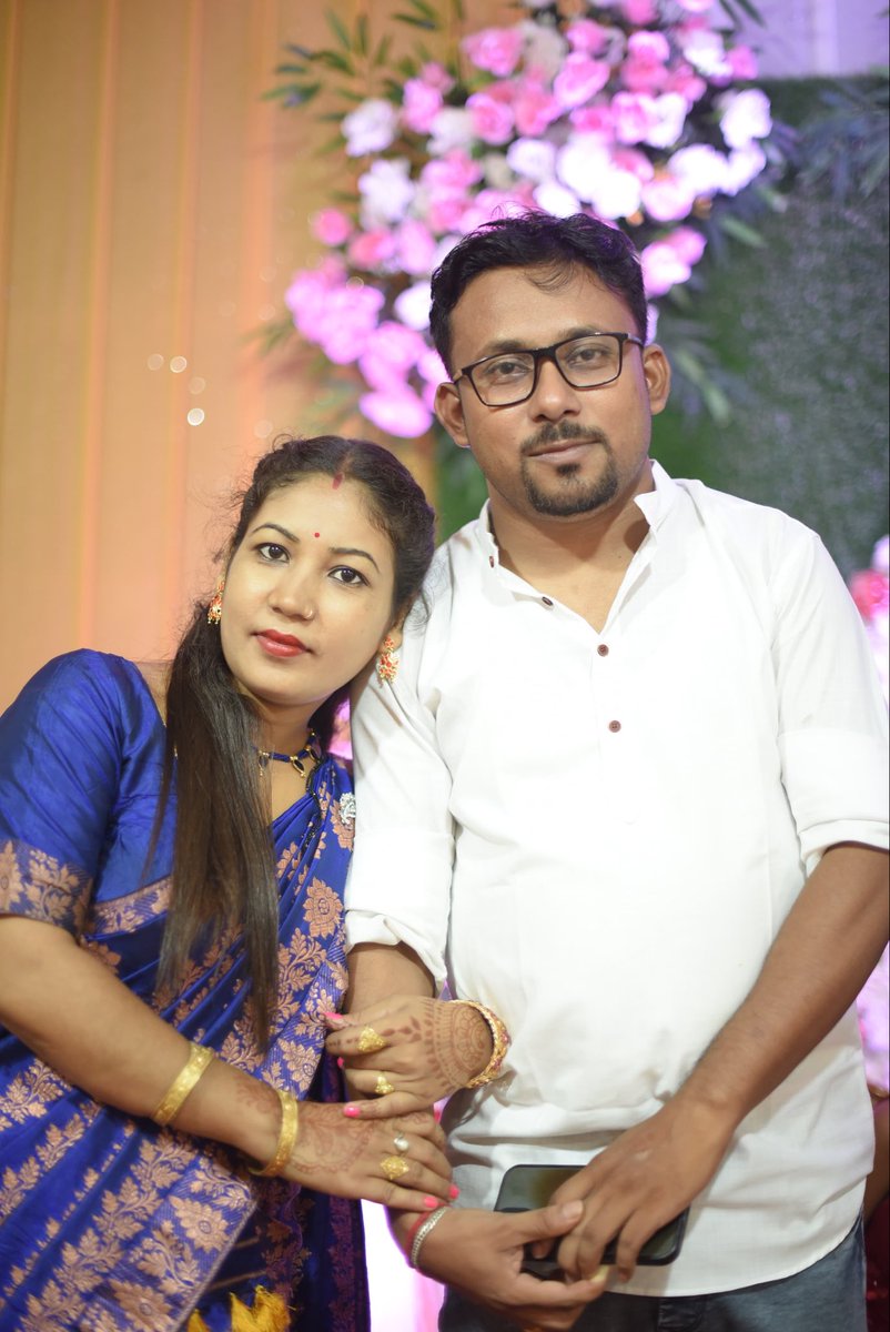 bikkisaikia's tweet photo. জোনাকী বতৰত জোনাকৰ পোহৰত তো��ালৈ মৰমৰ দুটা শাৰী লিখাৰ আজি বৰকৈ হেপাঁহ জাগি উঠিছে,,,,কিন্ত শব্দবোৰেও কিয় জানো আজি ইমান লুকা ভাকু খেলিছে,,. https://t.co/wqBuUg18J0