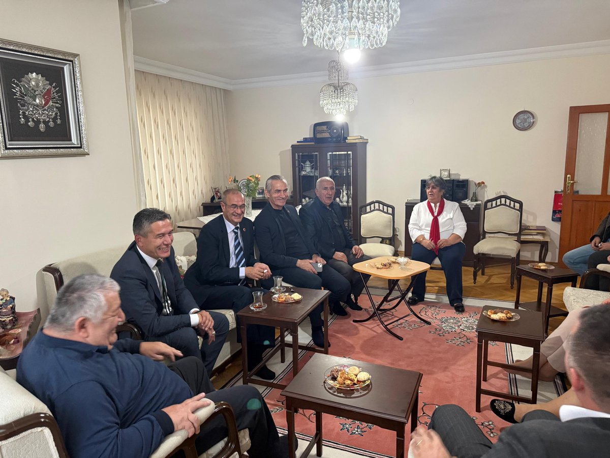 Ülkü Ocakları Amasya İl Başkanlığı Olarak İl Başkanımız Ömer SONKAYA ve MHP Partisi İl Başkanımız Mustafa AKGÜL ve dava arkadaşlarımız "Derdin Derdimiz Komşum" temalı ziyaret kapsamında Adnan bey ve Necla Hanım ın evine misafir olarak hasbihal edilmiştir.
<a href="/ayyildirim1/">Ahmet Yiğit Yıldırım</a>
<a href="/keejder/">Kadir Ensar Ejder</a>