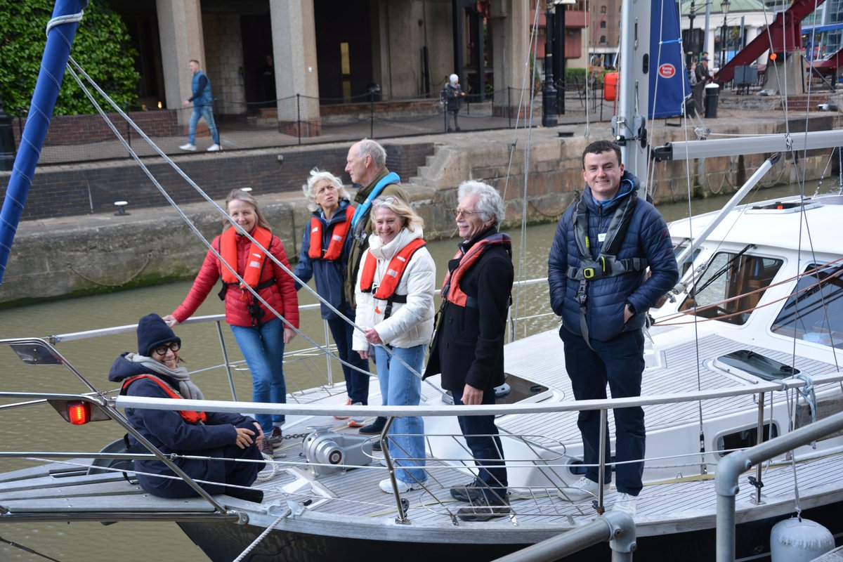 British sailor Mark Ashley-Miller is back at St Katharine Docks Marina and tonight Good Dog is looking out for a special bridge lift with his charity representatives and publishers onboard Find out more here - skdocks.co.uk/news/round-bri… 
#skdmarina #seafarerscharity #roundbritain