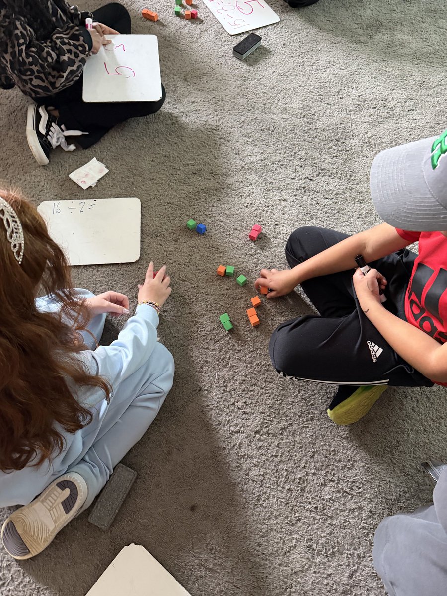 MrsBadali's tweet image. Learning how to use repeated subtraction to solve division problems! 
#RNEgreatthings