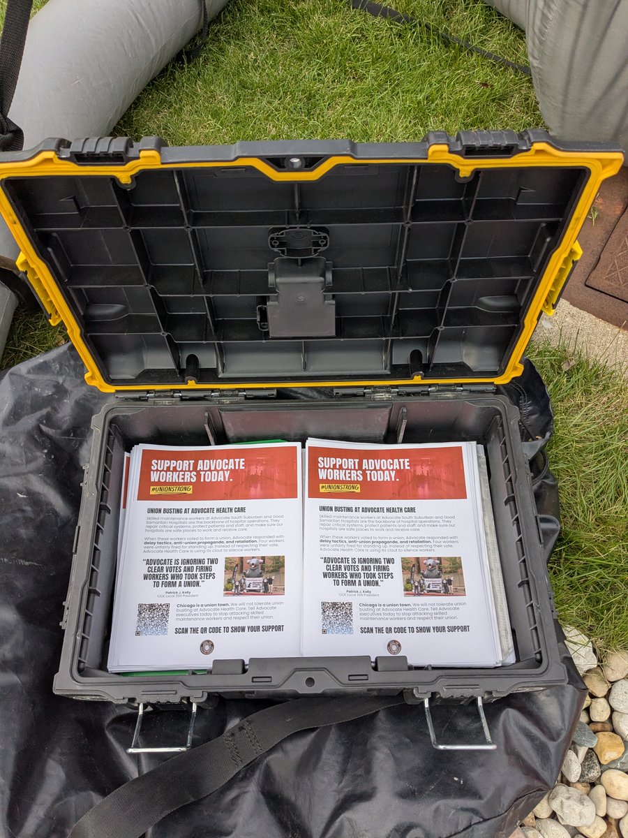 IUOELocal399's tweet image. 🚨 Our team showed up strong this morning at Lutheran General Hospital in Park Ridge — almost 2,000 flyers handed out before 11 AM! It's time for @advocatehealth to respect workers, honor elections, and bargain a fair contract.

#Unionstrong #Local399